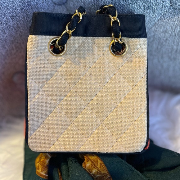 SOLD Chanel vintage raffia woven mini drawstring tote - Picture 12 of 14